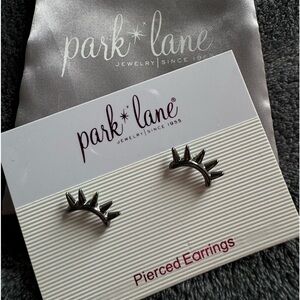 Park Lane Eyelash black pierced earring studs